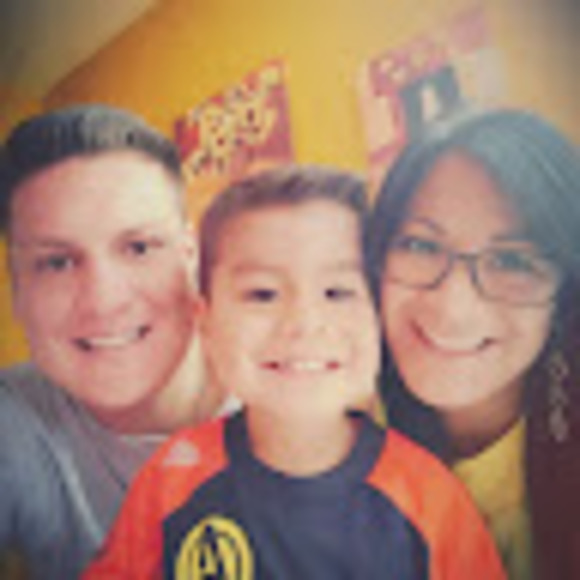 Meet your Posher, Gabriela - Picture 1 of 1